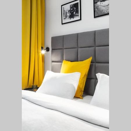 Househost Apartment: Miodowa 42/8A Street Krakow Bagian luar foto