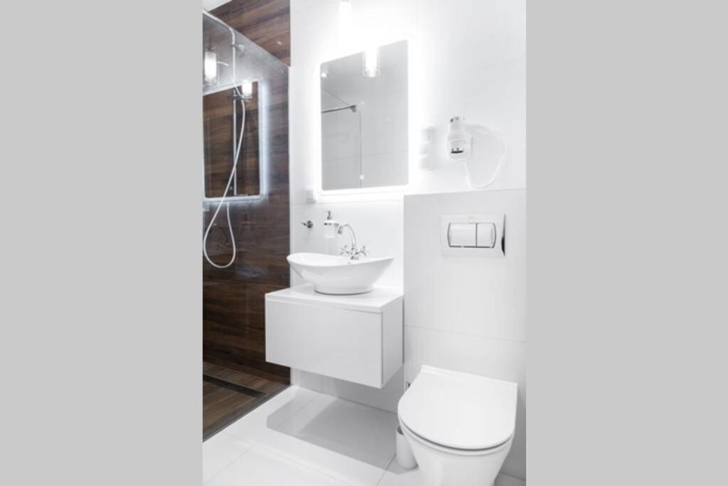 Househost Apartment: Miodowa 42/8A Street Krakow Bagian luar foto
